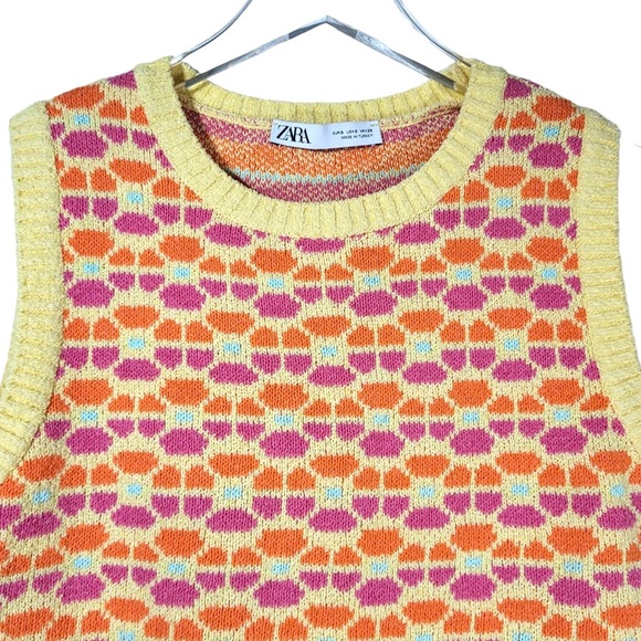 SOLD:Zara Womens Floral Geometric Knit Sweater Vest in Yellow/Orange Multicolor - Picture 2 of 7